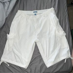 Vintage Men’s Azzuré White Cargo Shorts 2XL Inseam 12in.